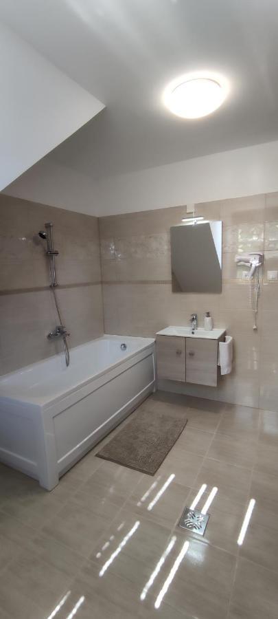 Hella Vendeghaz Hotel Eger Zewnętrze zdjęcie